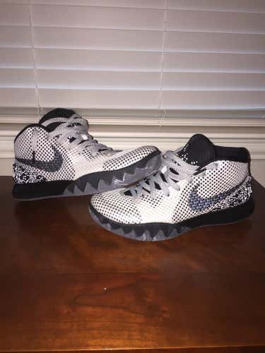 Kyrie 1 BHM