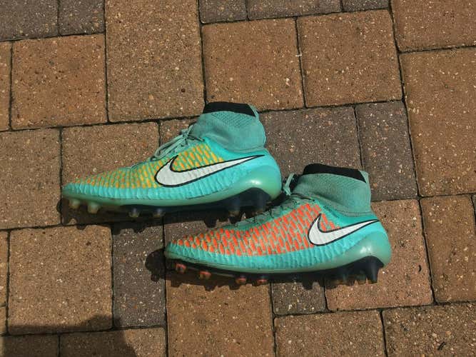 9.5 Blue Nike Magista