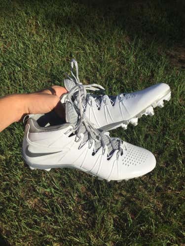Brand New Nike Harache 4 white size 10