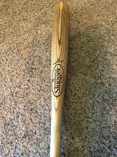 Louisville Slugger 34 (Jacob Heyward)