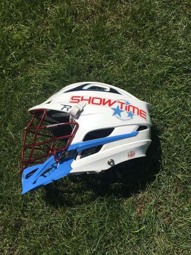Maverik Showtime Helmet