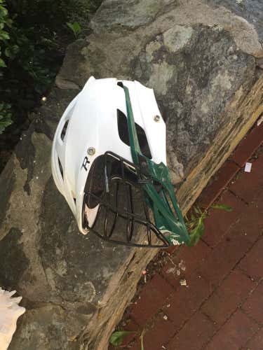 Cascade R lacrosse helmet