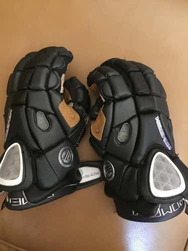 ***NEED GONE***LN Black Maverik Rome NXT-size 13