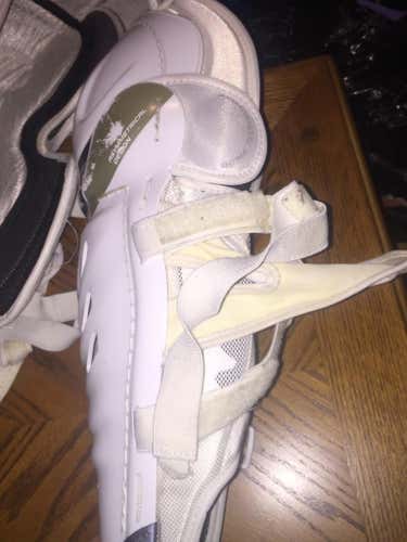 Bauer nexus 1000 shin pads size 14'