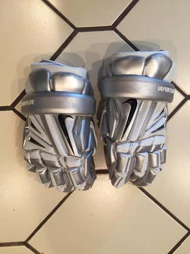 Nike Vapor Elite Gloves White / Silver 13 Large