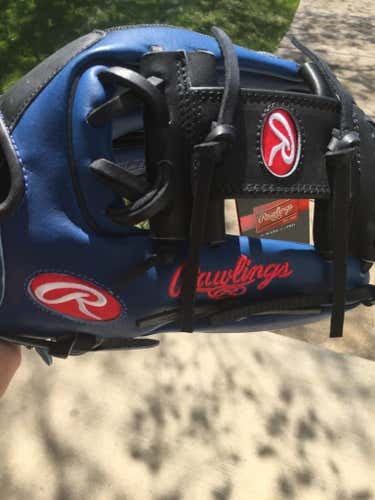 Rawlings glove of the month