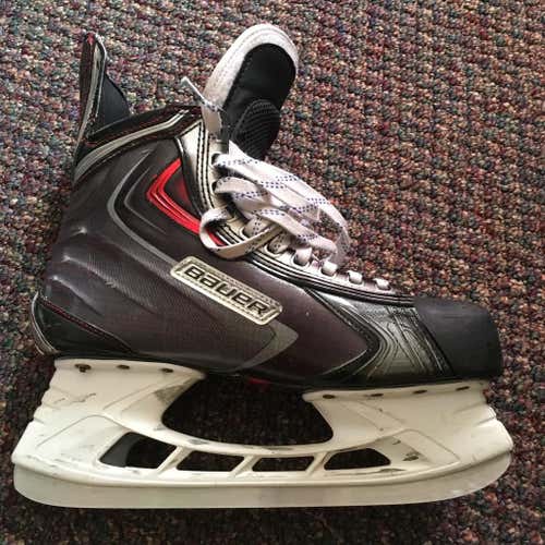 Bauer APX2 Skates