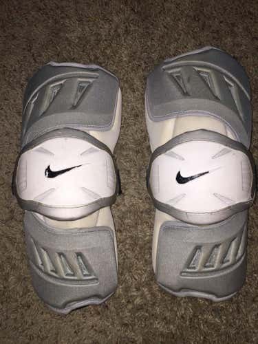 Stevenson Nike Vapor Arm Guards (large)