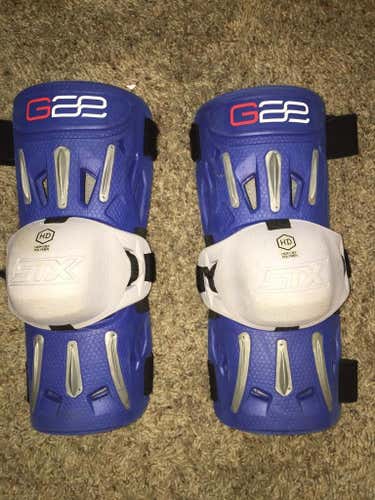 STX G22 lacrosse arm guards (Royal blue) size: medium