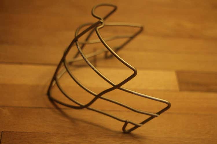 Gold Cascade R facemask