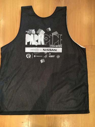 The North Fave Park and Pipe open series pinnie