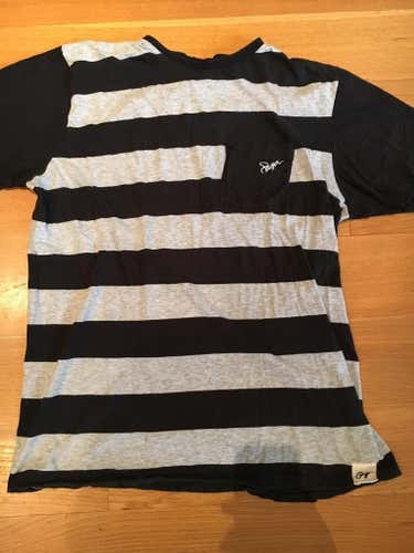 XL Saga t shirt