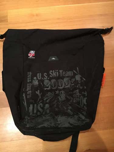 2009 US Ski Team Coat Bag