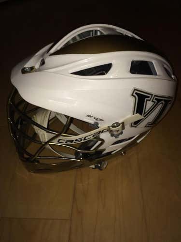 Good Condition Cascade Pro-7 Lacrosse Helmet