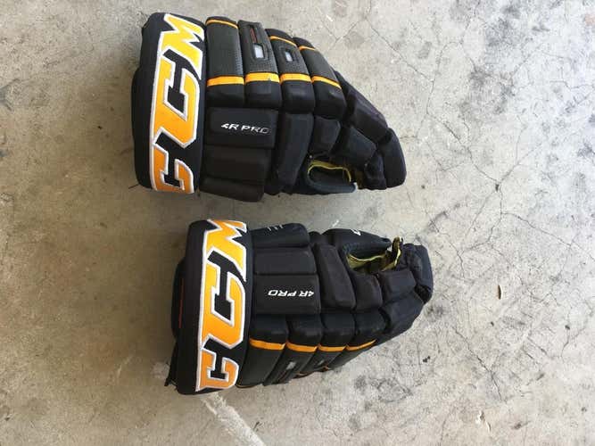 CCM gloves
