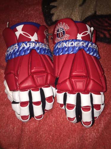 Brand New Never Used Under Armour Command gloves