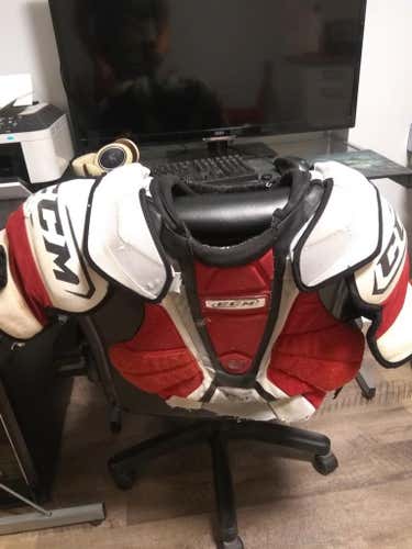 CCM shoulder pads Large