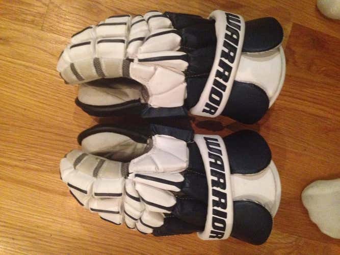 New Warrior Regulator 2 Goalie Gloves, White and Navy, Size 13