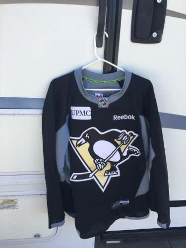 Pittsburgh Penguins practice jersey