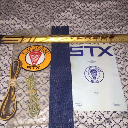 DeadStock STX Traditional/mesh string kit and a DeadStock STX Torque alloy Lacrossse shaft