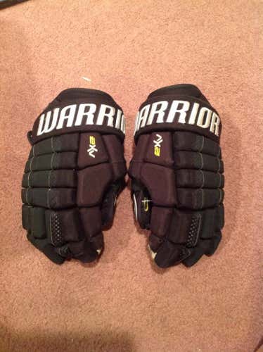 Warrior Dynasty AX2 gloves size 14" 36 cm