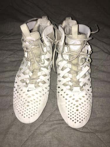 Size 13.5 white Nike huaraches