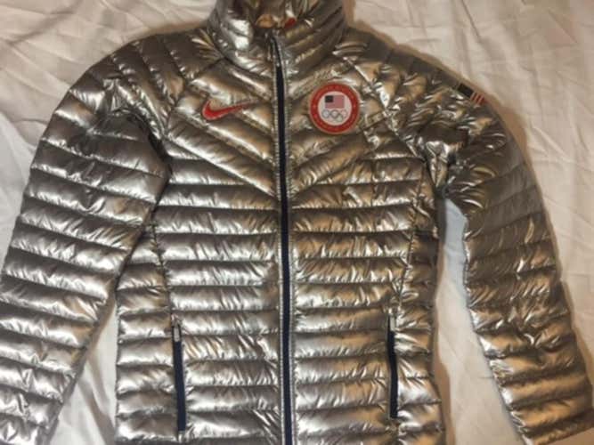 Small: Team USA 2014 Sochi Olympic Nike Silver Puff Jacket