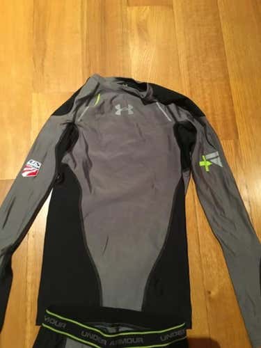 US Ski Team Under Armour Recharge Heatgear top: Medium