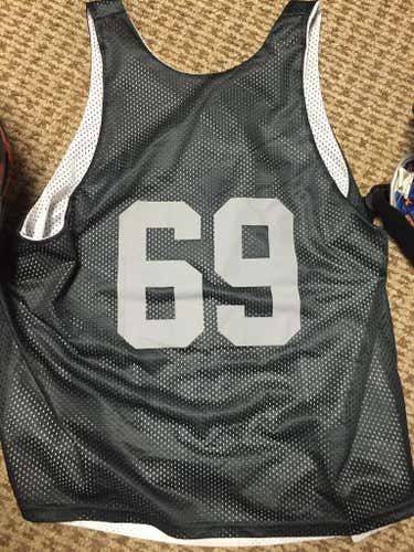 Black and white pinnie