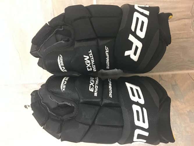 14" Bauer Supreme  Total One MX3 worn once PRICED TO SELL!!!!