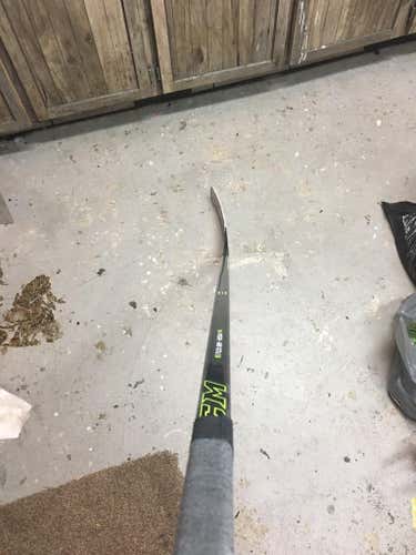 CCM RibCor Reckoner, RH, 85 Flex, Hossa P40