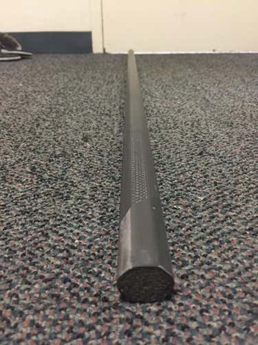 Carbon D-pole