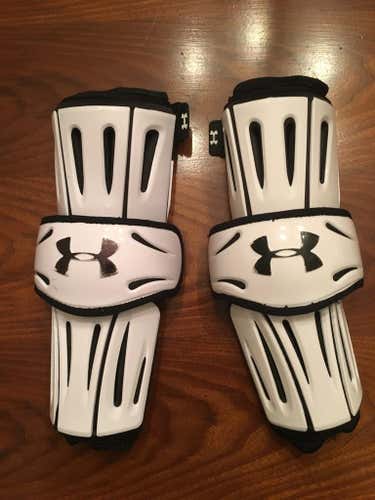 Under Armour Revenant Box Arm Guards
