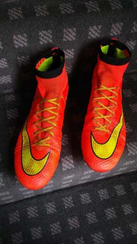 Nike Mercurial Superfly IV FG (U.S. Size 10)