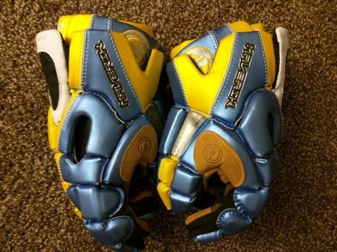 Adrenaline West Coast Starz Maverik Rome Gloves