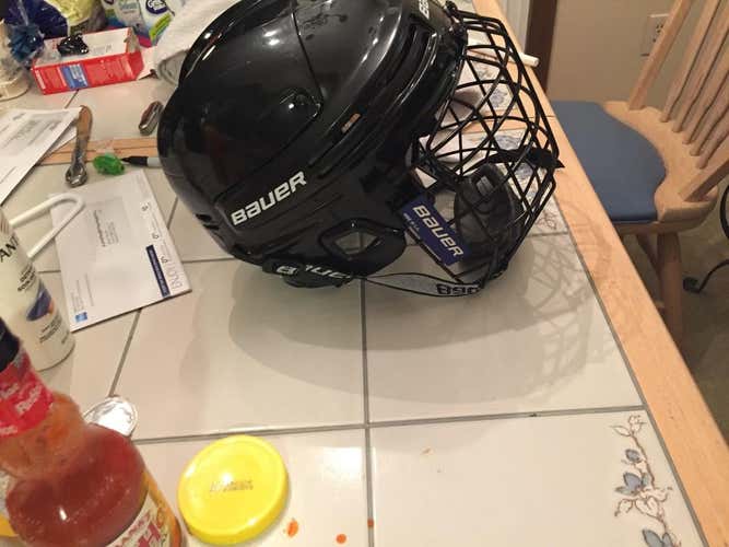 Bauer Senior large 3500 hockey helmet Combo
