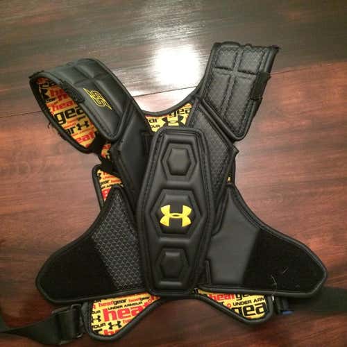 Black UA Shoulder