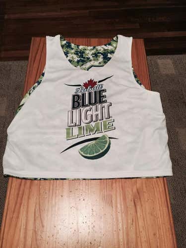 Blue Light Lime Pinnie
