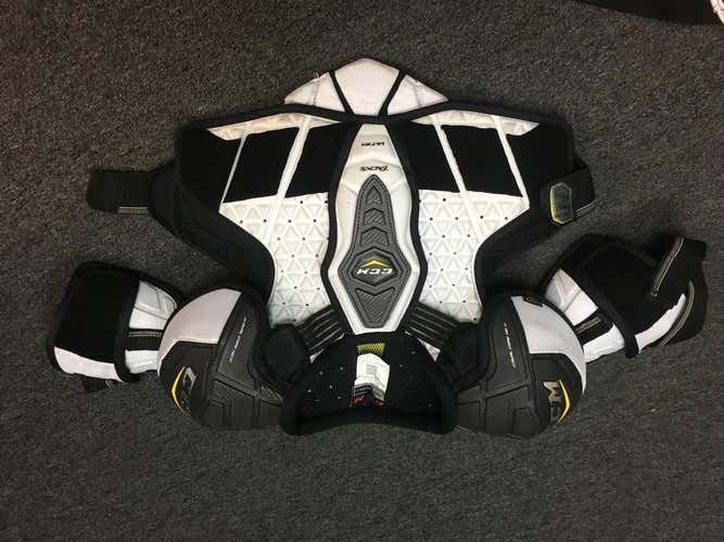 Ccm ultra tacks shoulder pads