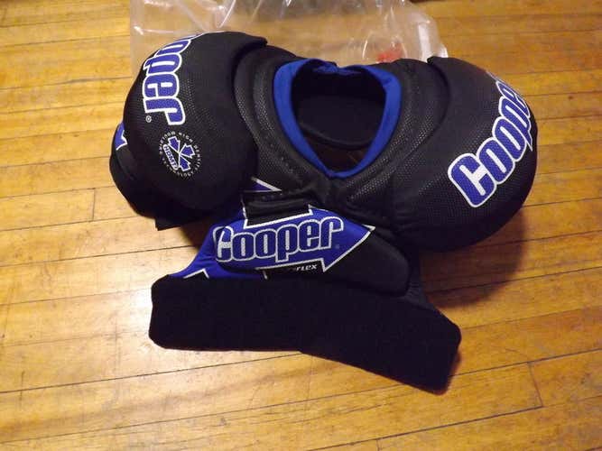 Cooper SP700 Shoulder Pads