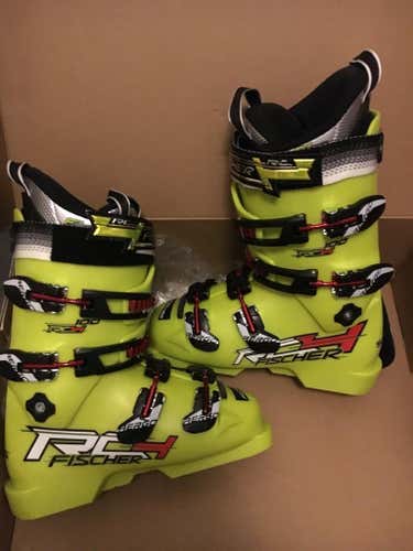 Brand new Fischer RC4 24.5 boots
