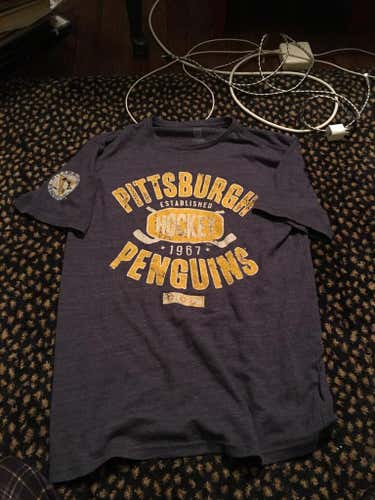 Pittsburgh Penguins Shirt Adult Small