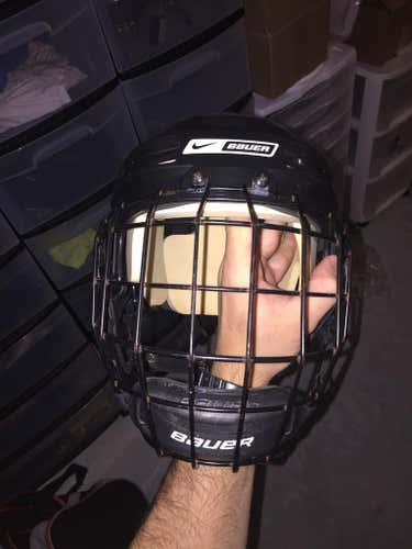 Nike Bauer 4500 Black Medium Helmet w/ Cage