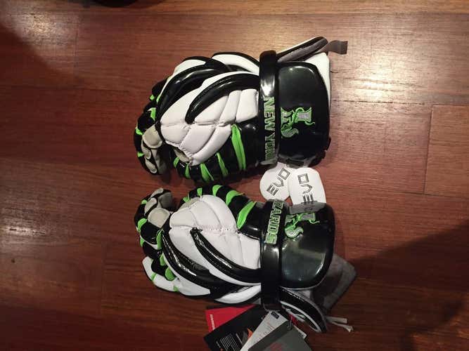 New York Lizards Team Issued Evo Gloves (with tags)
