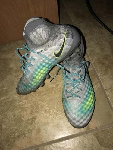 Magista Obra 2 size 9