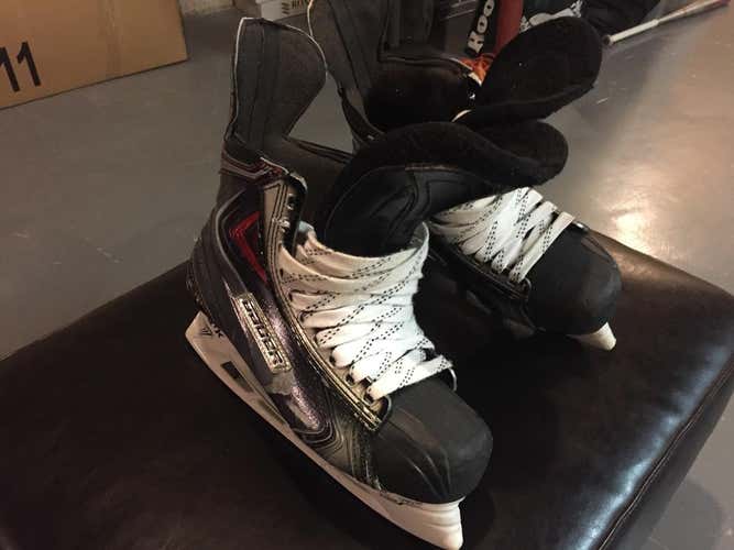 Pro Stock Bauer APX2 Skates 8EE