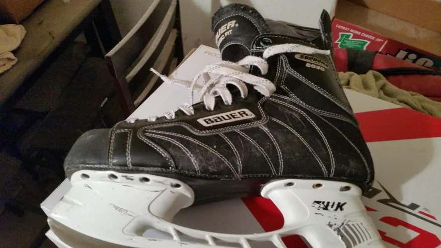 Bauer 8090 Senior hockey skate