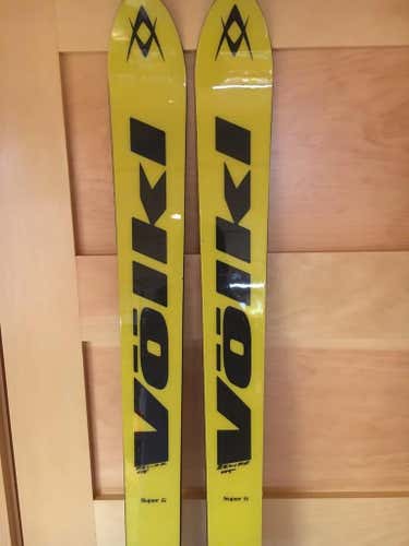Volkl World Cup SG skis 200 33R
