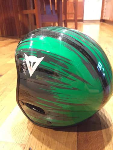 Dainese Carbon GS/SG Helmet. A great helmet for freeskiing. Size 56 (Medium)