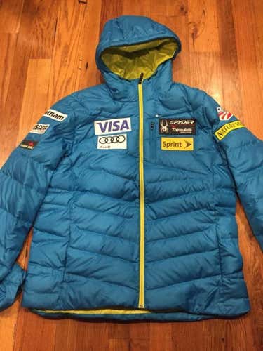 2015 Men's XL Soyder Micro- Puff Jacket fits like a Large brand new